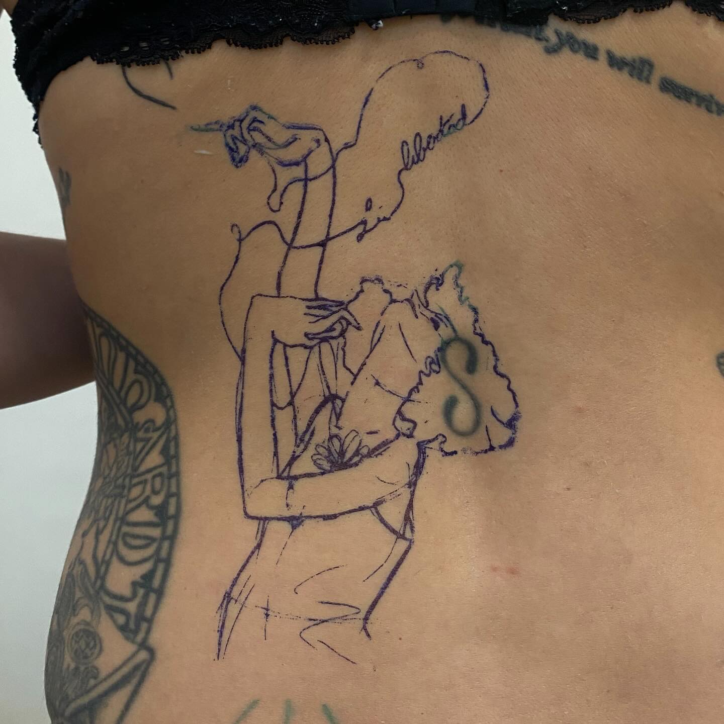 Libertad è molto più di un tatuaggio: è un grido silenzioso di rinascita e potere personale